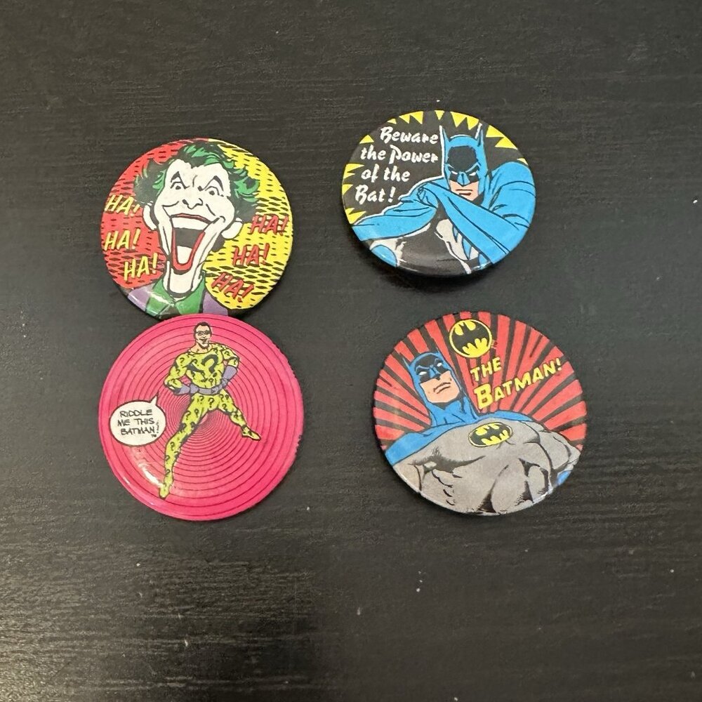 4 Pin Lot of Vtg Batman and Joker Buttons Badges Pinbacks 1982 1989 The Batman